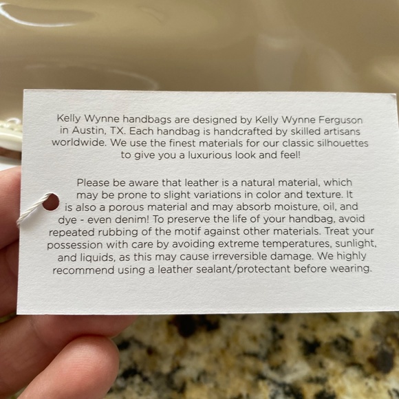 NWT Kelly Wynne crossbody/cosmetic bag - Picture 2 of 2